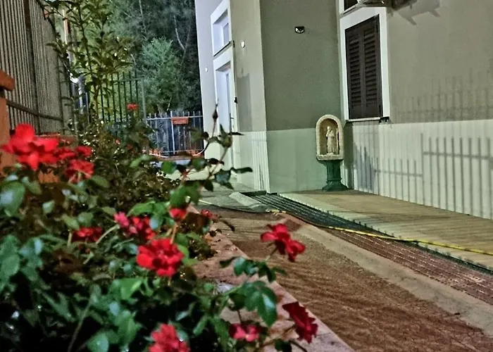 White House 3* Melfi